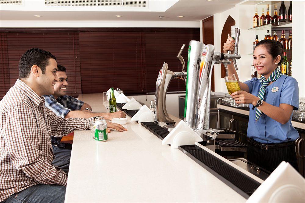 Holiday Bahrain Hotel Al Manamah Ristorante foto