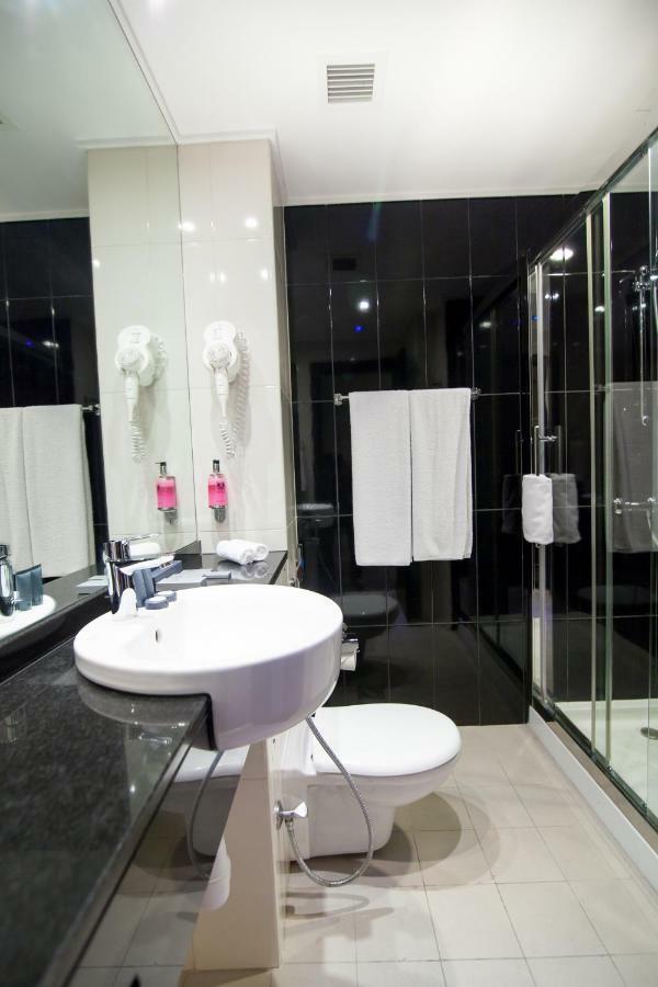 Holiday Bahrain Hotel Al Manamah Esterno foto