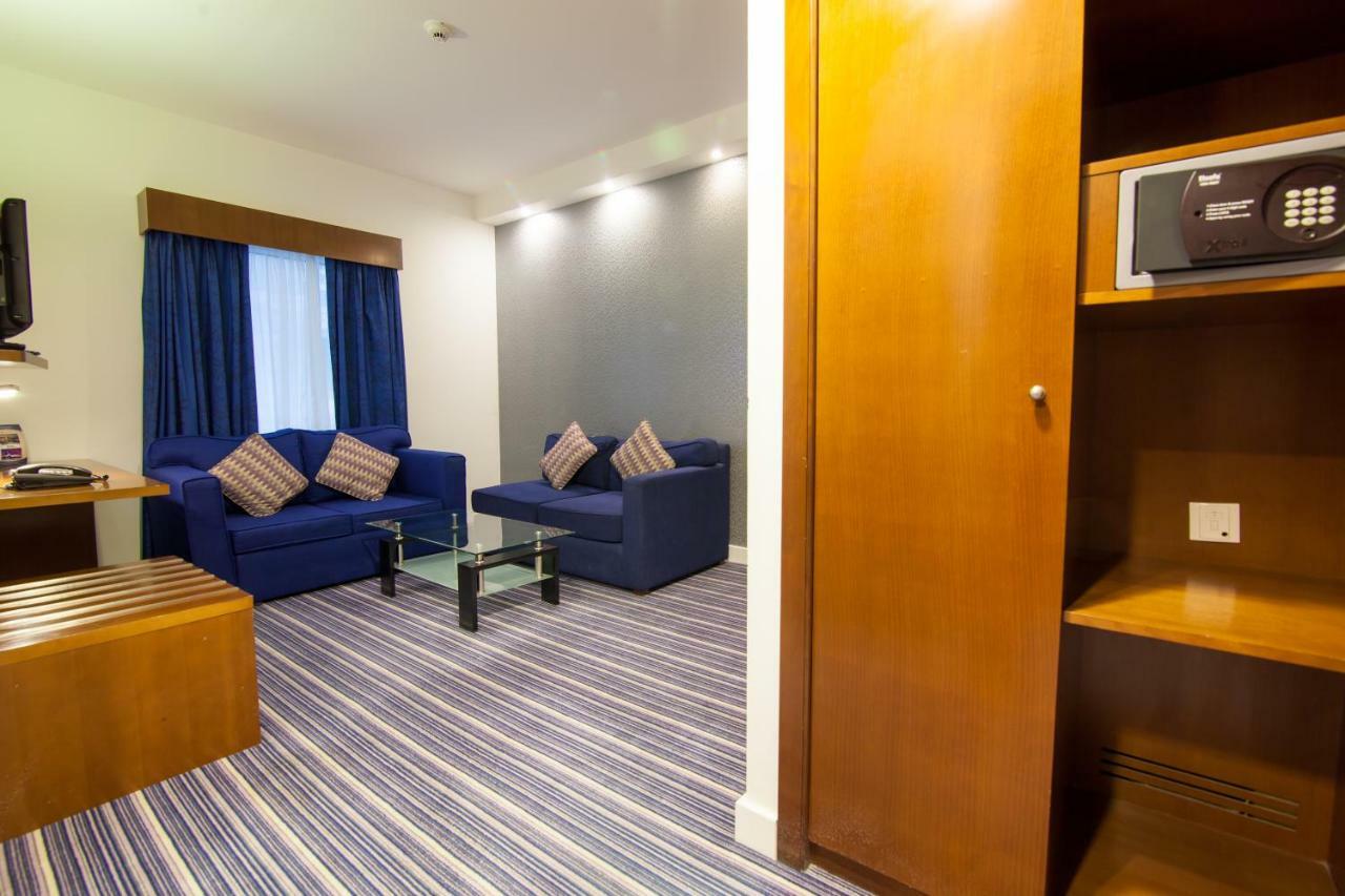 Holiday Bahrain Hotel Al Manamah Esterno foto