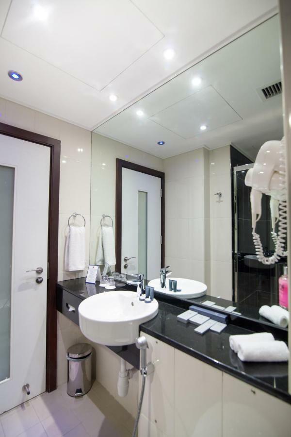 Holiday Bahrain Hotel Al Manamah Esterno foto